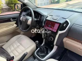 ISUZU MU-X B7 máy dầu 1.9 Turbo số sàn 2019