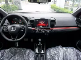 Giao Ngay giảm 100% thuế + Bảo hiểm + PHụ kiện cao cấp