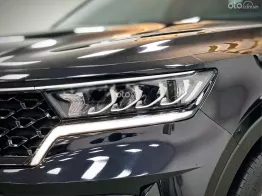 Den Huyền Bí Model 2021