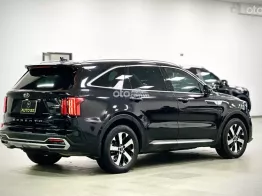 Den Huyền Bí Model 2021