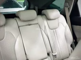 Den Huyền Bí Model 2021