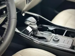 Den Huyền Bí Model 2021