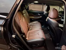 Màu đen biển phố cam kết