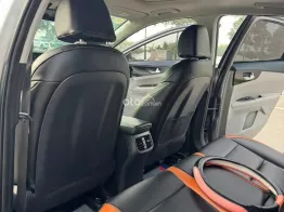 Form dáng thể thao, nội thất cao cấp