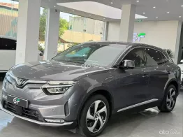 Xe gia đình 5 chỗ, đầy đủ tiện nghi