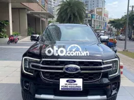 Ford Everest Titanium 2023 màu đen