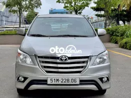 Toyota Innova 2015 V Bạc