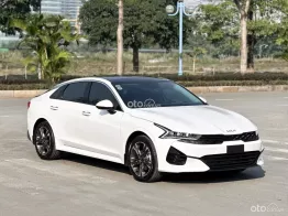 Xe sedan siêu mới, chạy ít, màu trắng đẹp