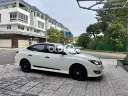 Hyundai Avante 1.6 AT Trắng