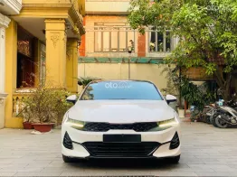 Xe đẹp như mới, trang bị full option hiện đại