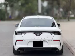 VinFast LUX A2.0 2021