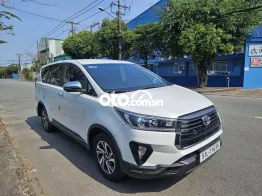 Toyota Innova Venturer 2022 Trắng