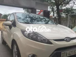 Ford Fiesta 2013 1.6 AT Hatchback - 120000 km