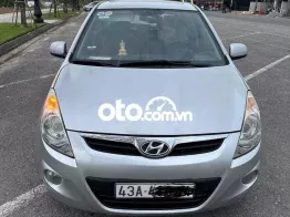 Hyundai i20 Bạc 5 chỗ