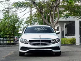 Phiên bản cao cấp với nội thất da đen