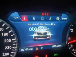 VinFast Lux SA2.0 Turbo Xanh