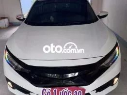 Honda Civic 2020 1.8G Trắng. Xe gia đình