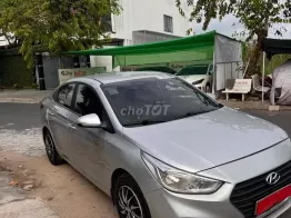 Hyundai Accent Số sàn Bạc