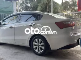 Kia Rio 5 chỗ màu Trắng