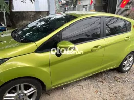 Ford Fiesta Xanh nõn chuối