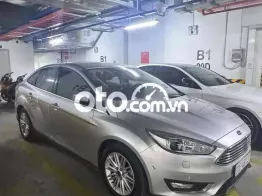 Ford Focus Bạc Thể thao