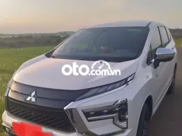 Mitsubishi Xpander Trắng 7 chỗ