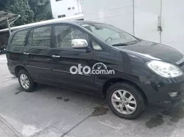 Xe Toyota Innova màu đen, đăng ký 2007.