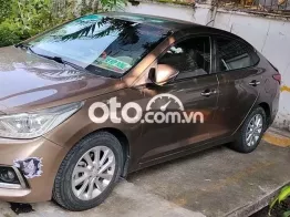 Hyundai Accent màu Nâu