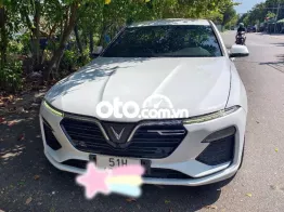 VinFast Lux A2.0 màu Trắng