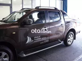 Cần bán Nissan Navara NP300 màu Nâu