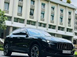Đen/nội thất đỏ Sport Limited