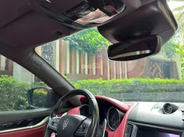 Đen/nội thất đỏ Sport Limited