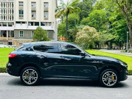 Đen/nội thất đỏ Sport Limited