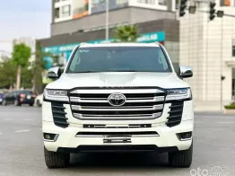 Xe trắng nội thất kem