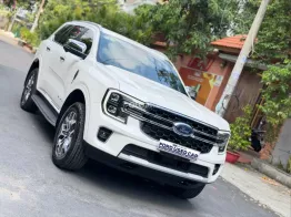 FORD EVEREST TITANIUM BI-TURBO 2025 Xe lướt 5.000km
