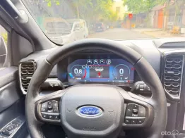 FORD EVEREST TITANIUM BI-TURBO 2025 Xe lướt 5.000km