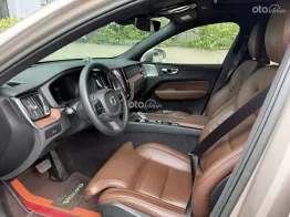 Volvo xc60 b6 sx 2023 odo lướt 1v7