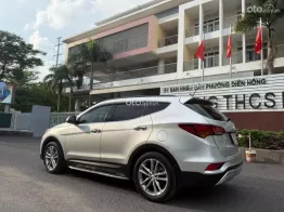 Cần bán Hyundai- SANTAFFE đời 2016 bản full máy xăng, xe đẹp