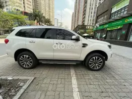 Chính chủ bán xe Ford Everest Titanium 2.0 AT 4x2 2022 - 890tr