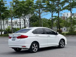 Biển Hà Nội trắng Ngọc Trinh full option