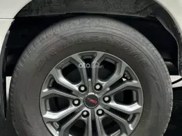 SUV 7 chỗ thể thao mạnh mẽ, bền bỉ