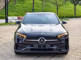 Xe đẹp như mới, trang bị full option hiện đại
