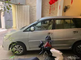 Gia đình cần bán xe Toyota Innova bản 2.0G số tự động SX 2016