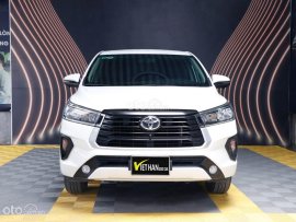 Toyota Innova 2.0 MT bản E