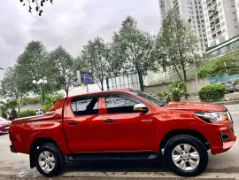 Bán xe Toyota Hilux 2.4 E sản xuất năm 2019, nhập khẩu, đăng ký tên tư nhân, 1 chủ