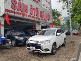 MITSUBISHI OUTLANDER 2.0AT sản xuất và đăng ký t 11 năm 2022. Xe một chủ đi ít