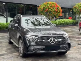 E cần bán mercedes glc 300 sx 2023 xe mới lắm