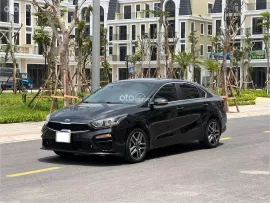 Sedan sang trọng, tiết kiệm, chạy êm như mới