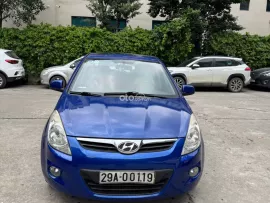 Huyndai i20 nhập khẩu bản đủ có gạt mưa sau