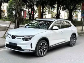 Sạc pin miễn phí đến 2027 - Ưu đãi đến 70 triệu